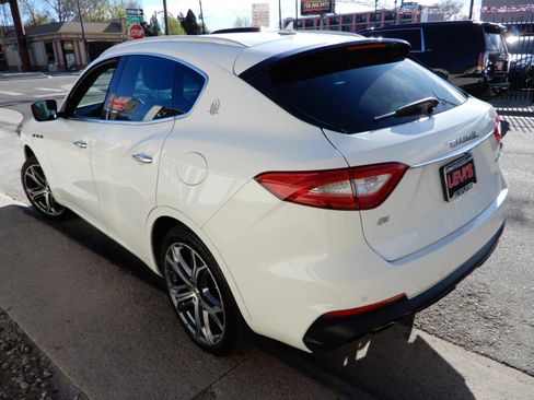 Used 2020 Maserati Levante AWD/4WD image 7