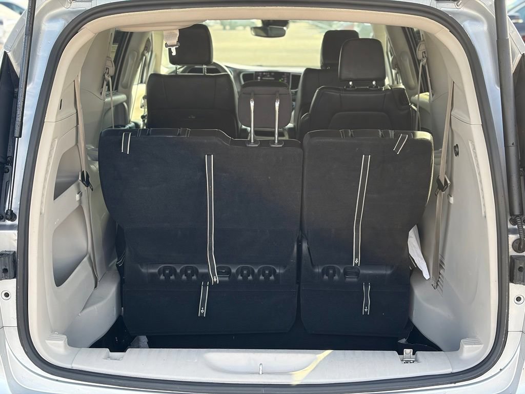 Certified 2023 Chrysler Pacifica Touring-L FWD image 9