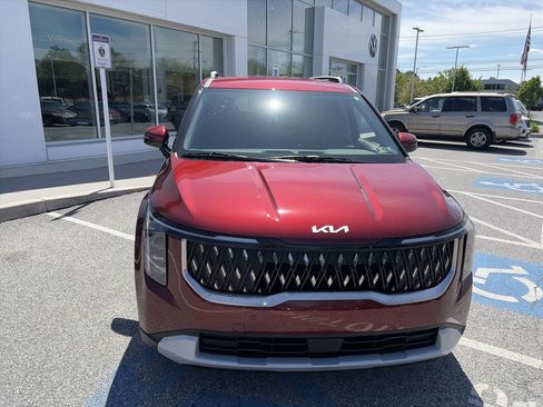 Used 2026 Kia Carnival EX FWD image 2