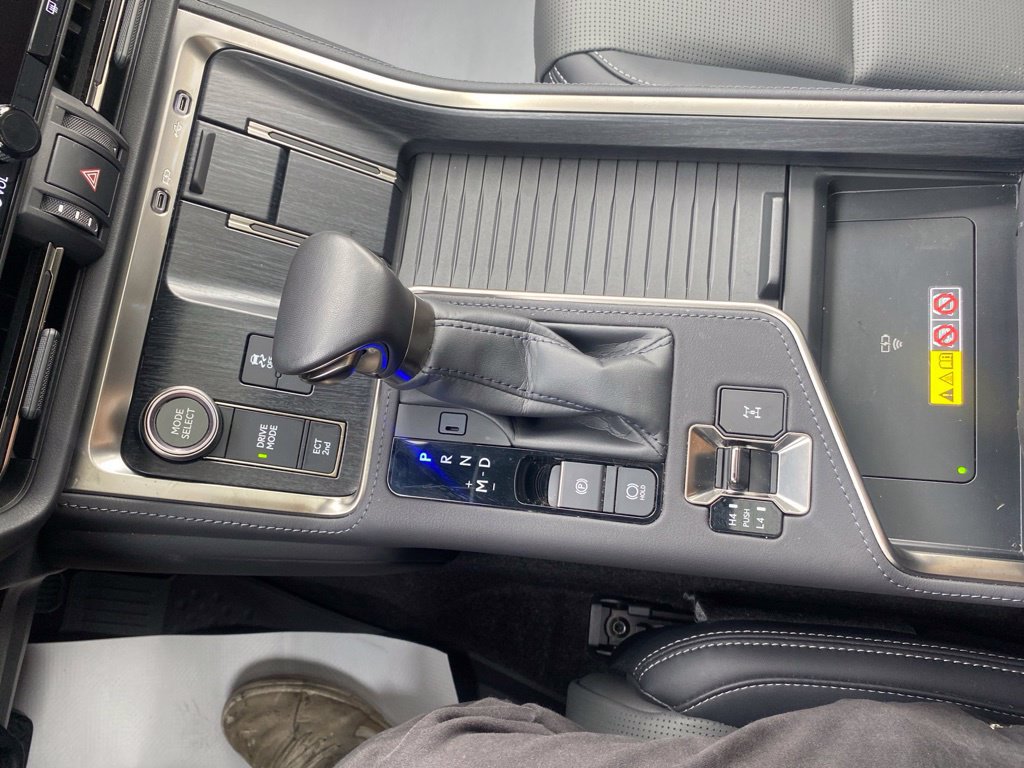 Used 2025 Lexus GX 550 w/ Accessory Package (2T) AWD/4WD image 23
