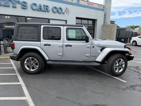 Used 2019 Jeep Wrangler Unlimited Sahara w/ Cold Weather Group AWD/4WD image 8