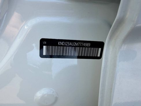 Used 2021 Kia Soul LX FWD image 12