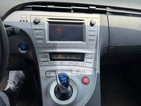 Used 2015 Toyota Prius Two FWD image 2