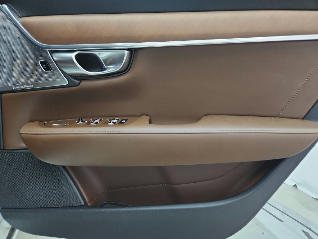 Used 2018 Volvo S90 T6 Inscription w/ Protection Package Premier AWD/4WD image 34