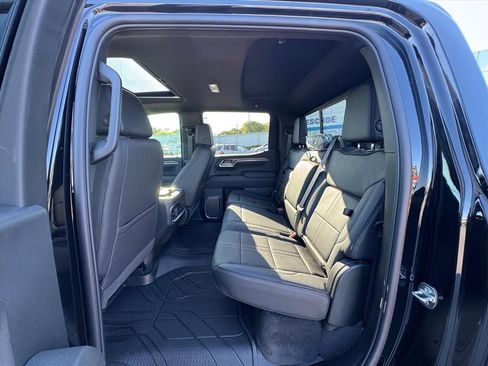 New 2026 Chevrolet Silverado 1500 High Country AWD/4WD image 9