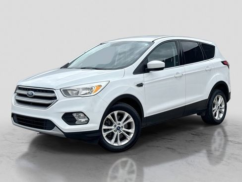 Used 2017 Ford Escape SE FWD image 1