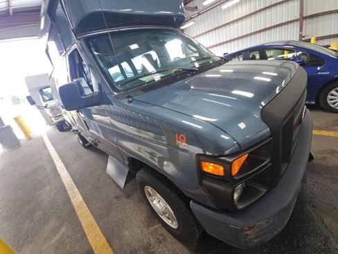Used 2014 Ford E-350 and Econoline 350 Extended Super Duty w/ Power Group RWD image 4