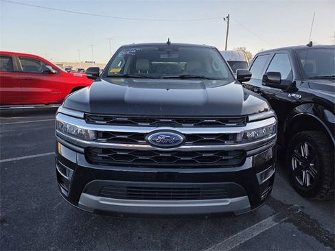 Used 2024 Ford Expedition Limited image 2