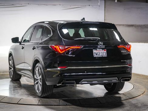 Used 2025 Acura MDX SH-AWD w/ Technology Package image 9