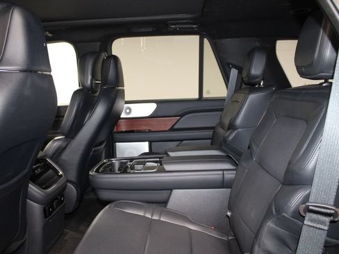 Used 2022 Lincoln Navigator Reserve AWD/4WD image 26