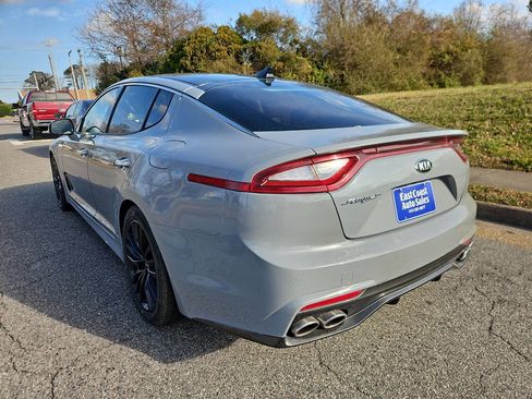 Used 2018 Kia Stinger Premium image 4