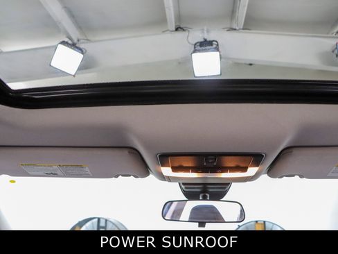 Used 2021 Nissan Altima 2.5 SV w/ SV Premium Package image 21