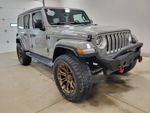 Used 2022 Jeep Wrangler Unlimited Sahara w/ LED Lighting Group AWD/4WD image 14