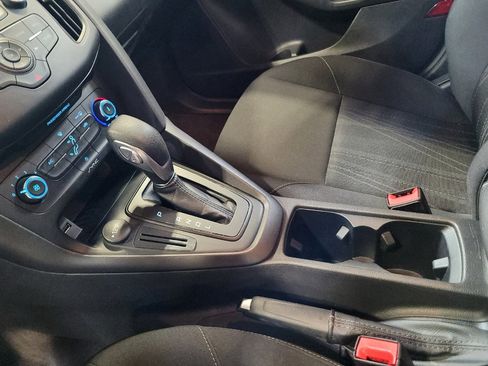 Used 2018 Ford Focus SE image 26