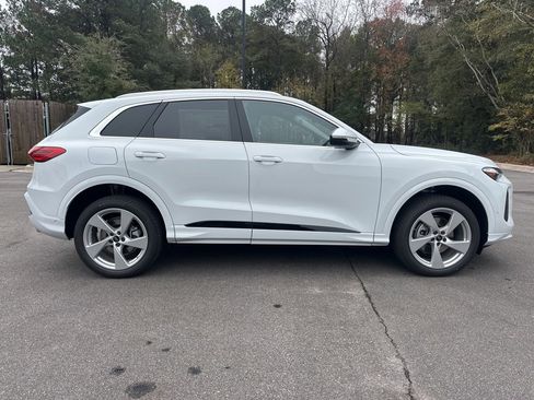 New 2025 Audi Q5 2.0T Premium Plus image 3