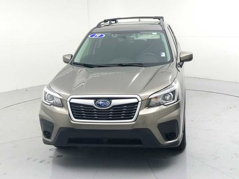Used 2019 Subaru Forester Premium image 3