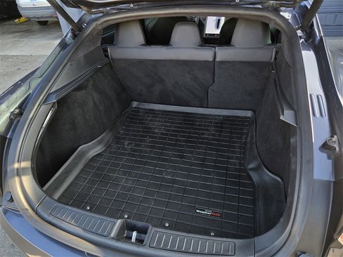 Used 2020 Tesla Model S Long Range Plus image 26