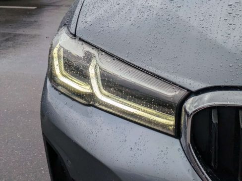 Used 2021 BMW 530i w/ Convenience Package RWD image 9