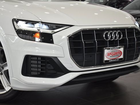 Used 2019 Audi Q8 Premium w/ Convenience Package AWD/4WD image 2