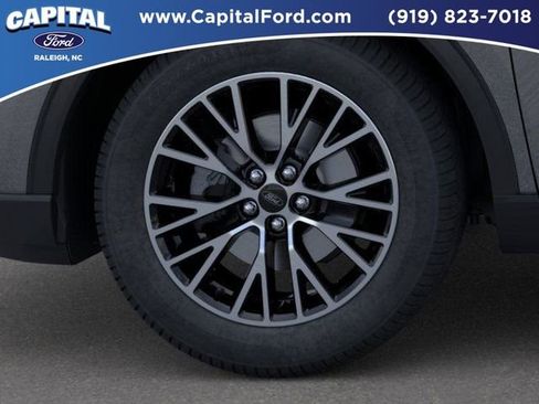 New 2025 Ford Escape SE image 19