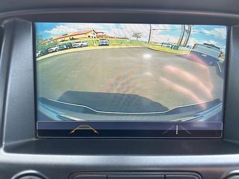 Used 2018 Chevrolet Colorado Z71 AWD/4WD image 28
