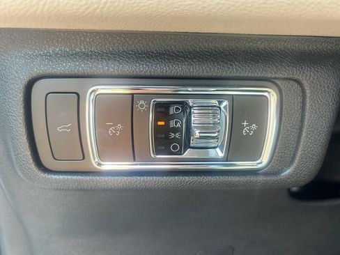 Used 2025 Lincoln Corsair FWD image 17
