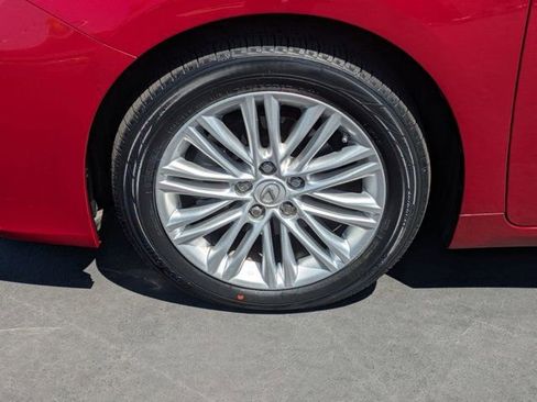Used 2016 Lexus ES 350 w/ Premium Package w/Wood Trim FWD image 9