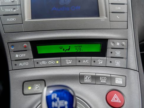 Used 2015 Toyota Prius Two image 24