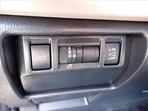 Certified 2025 Subaru Forester Premium AWD/4WD image 17