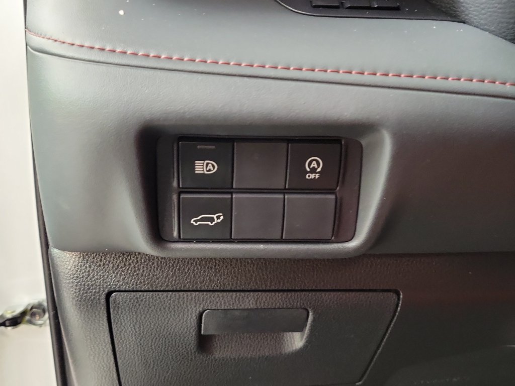 Used 2023 Toyota Highlander XSE FWD image 13