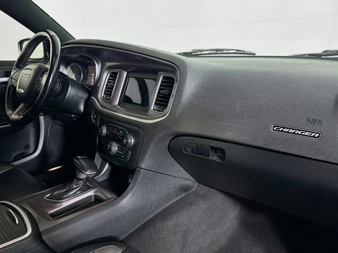 Used 2020 Dodge Charger SXT w/ Leather Interior Group image 29