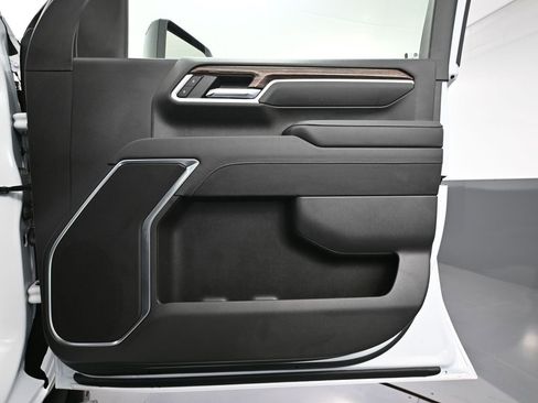 Used 2025 GMC Sierra 2500 SLE image 44