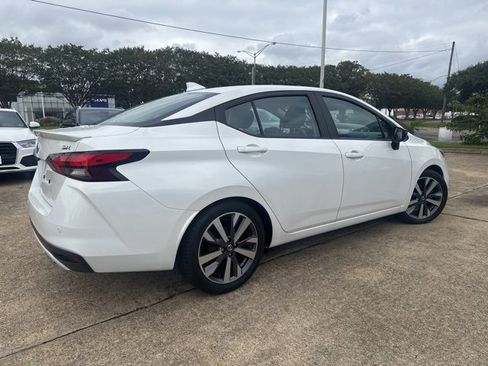 Used 2020 Nissan Versa SR w/ Convenience Package image 5