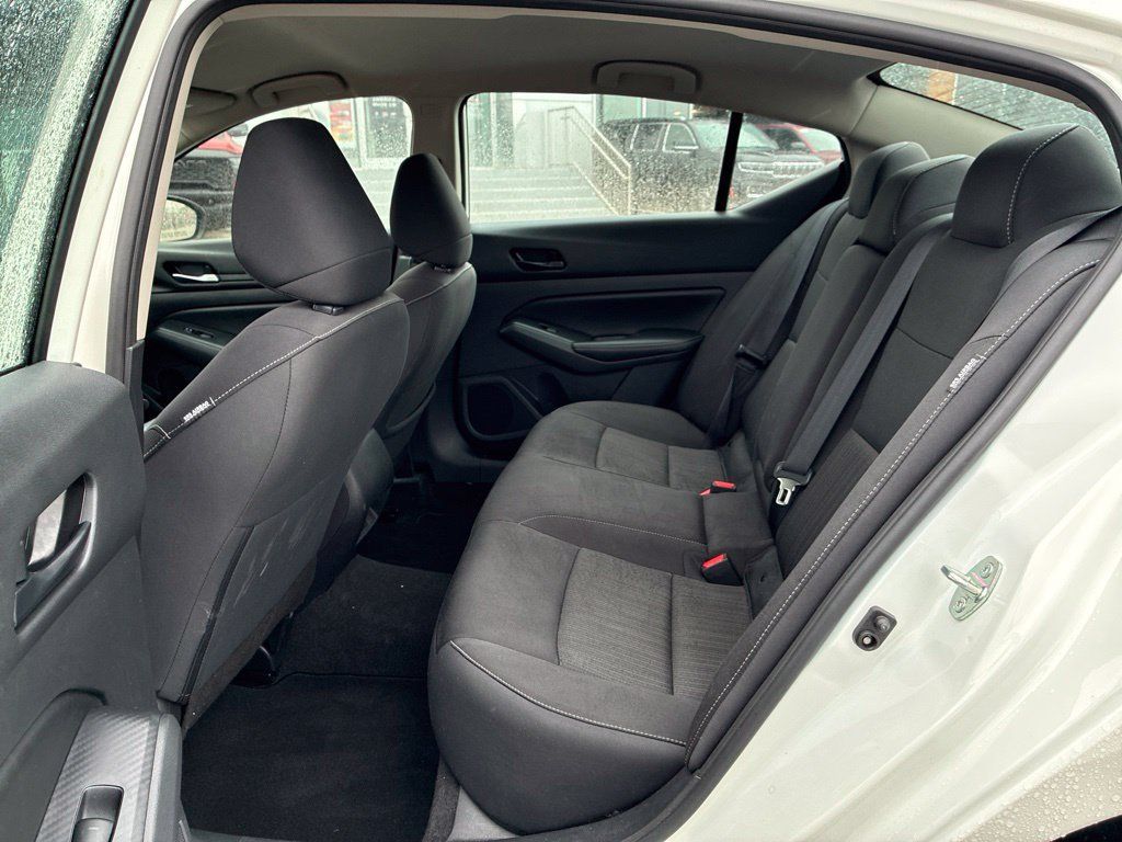 Used 2025 Nissan Altima 2.5 SV AWD/4WD image 15