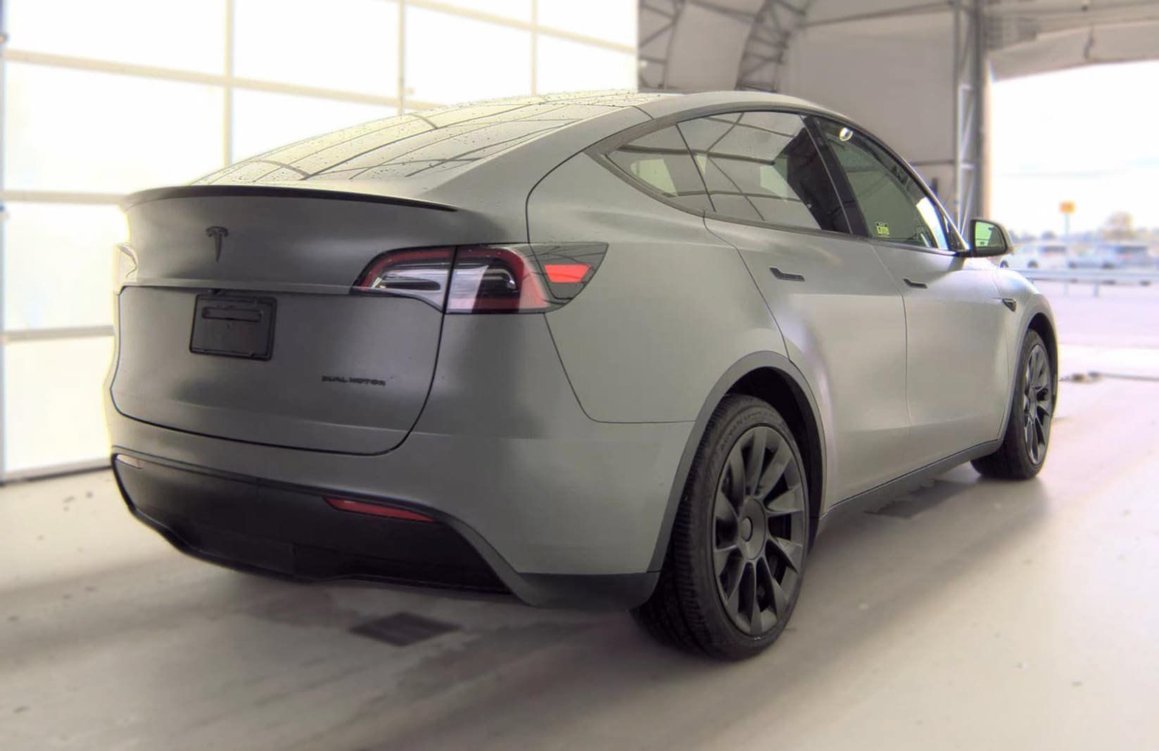 Used 2021 Tesla Model Y Long Range AWD/4WD image 3