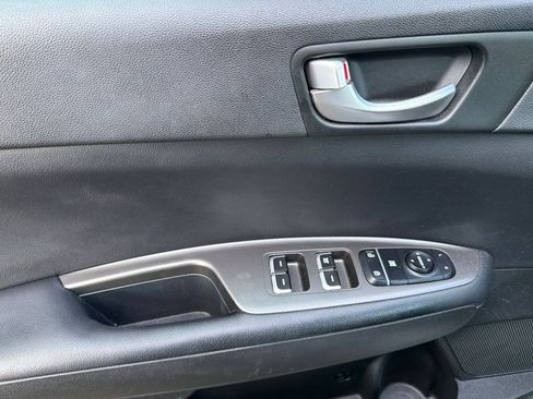 Used 2020 Kia Optima LX image 10