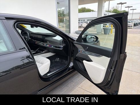 Used 2025 BMW 760i xDrive AWD/4WD image 21