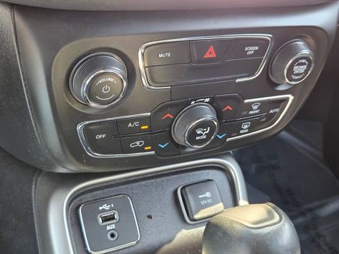 Used 2021 Jeep Compass 80th Special Edition image 18