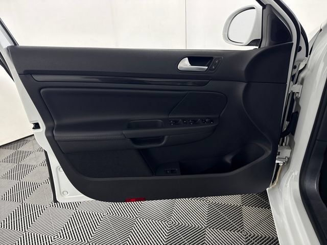 Used 2014 Volkswagen Jetta SE FWD image 28