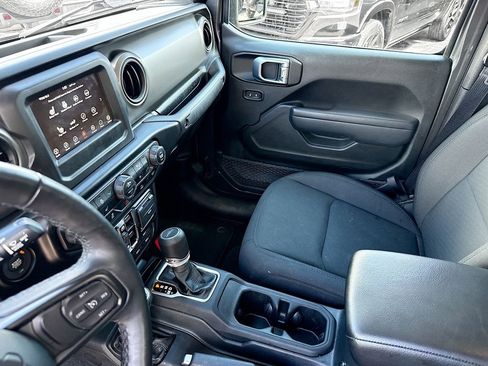 Used 2022 Jeep Gladiator Sport image 26
