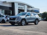 Used 2024 GMC Terrain SLE image 3