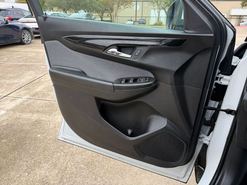 Used 2025 Chevrolet TrailBlazer LT image 20