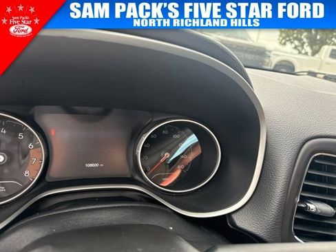 Used 2018 Jeep Compass Latitude w/ Popular Equipment Group FWD image 9