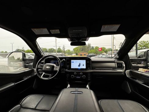 Used 2025 Ford F250 Platinum AWD/4WD image 40