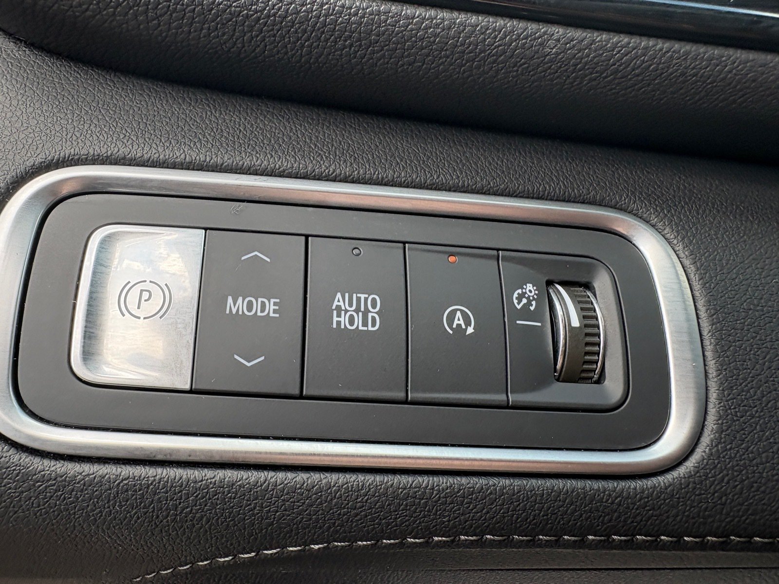 Used 2025 Buick Enclave Avenir w/ Super Cruise Package FWD image 21