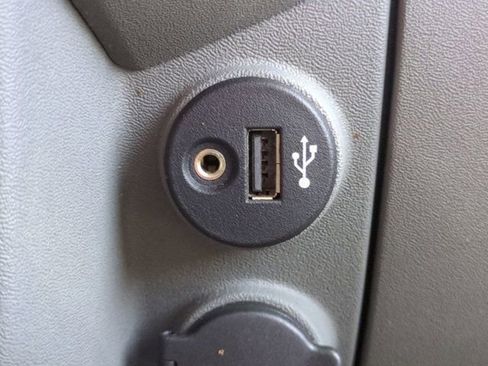 Used 2021 Nissan Frontier SV w/ Midnight Edition Floor Mats AWD/4WD image 22