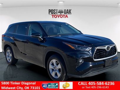 Used 2023 Toyota Highlander LE
