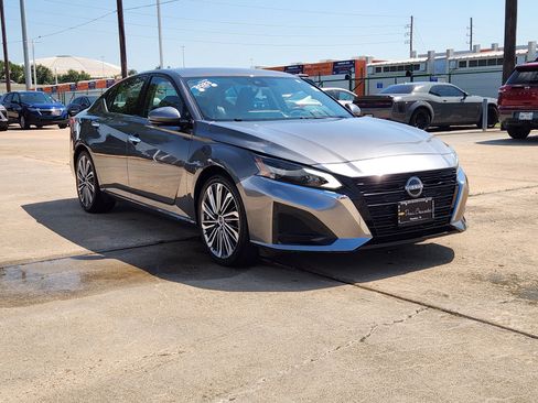 Used 2023 Nissan Altima 2.5 SL FWD image 4