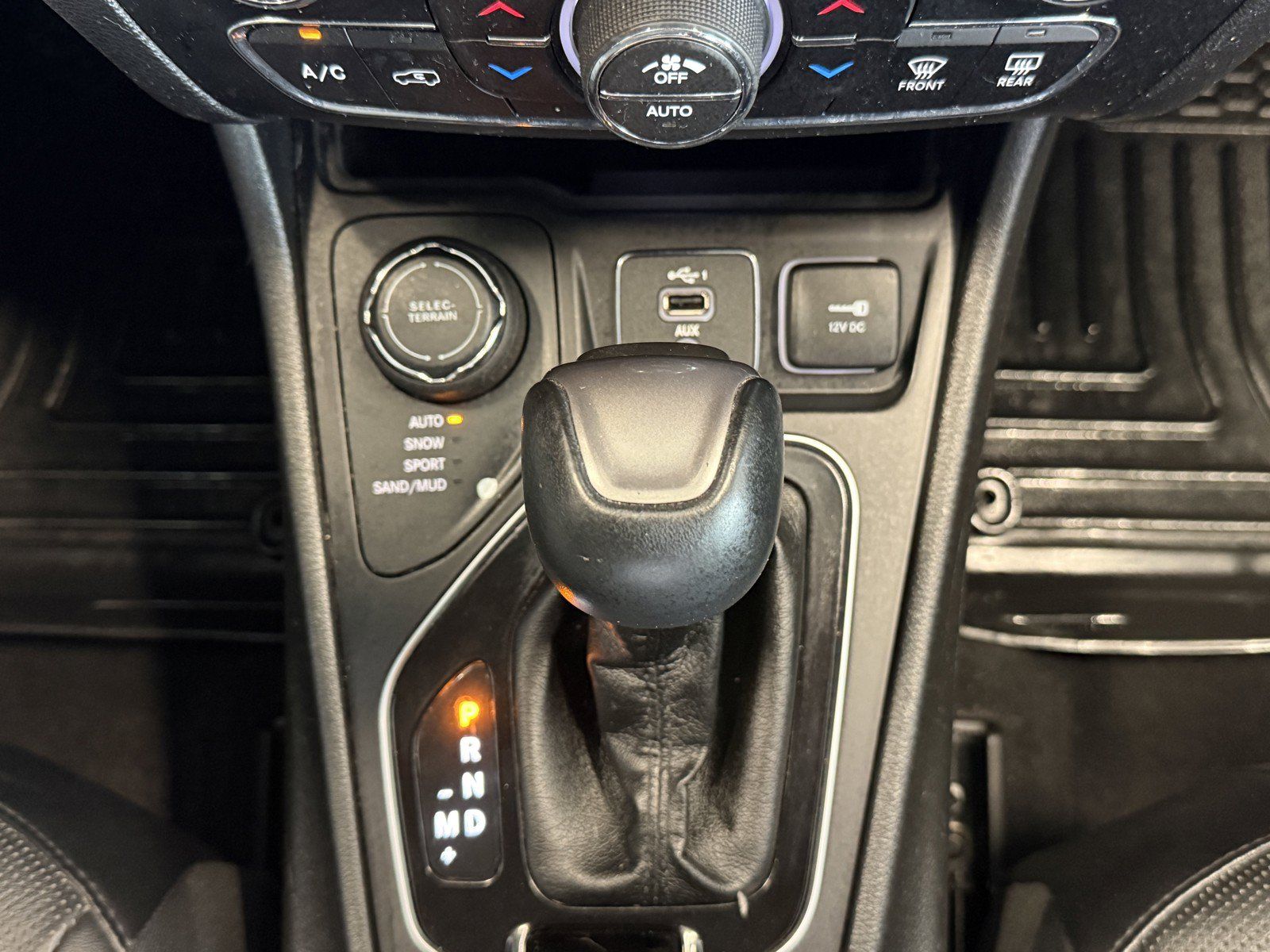 Used 2019 Jeep Cherokee Limited AWD/4WD image 16