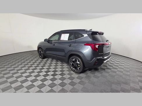 Used 2024 Kia Seltos EX FWD image 44